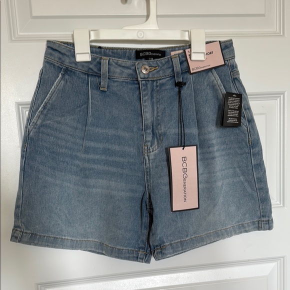 NWT BCBGeneration relaxed trouser shorts bundle Sz 7 - Picture 2 of 12